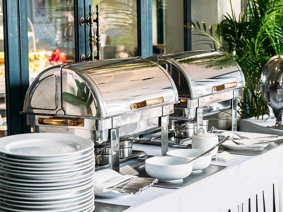 Allestimento buffet hotel e B&B: 10 accessori must